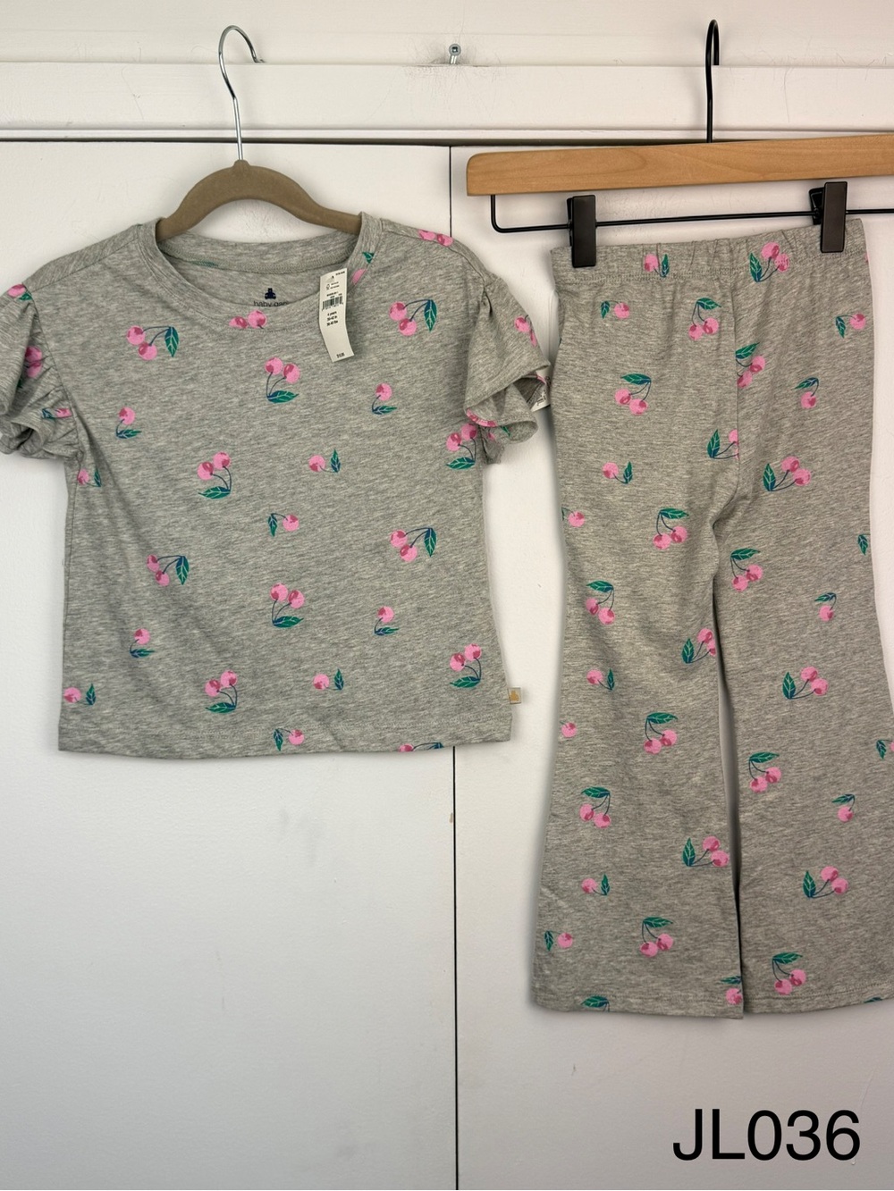NWT babyGap Cherry Print Flutter Top Flare Leggings 2 Piece Set 4Y